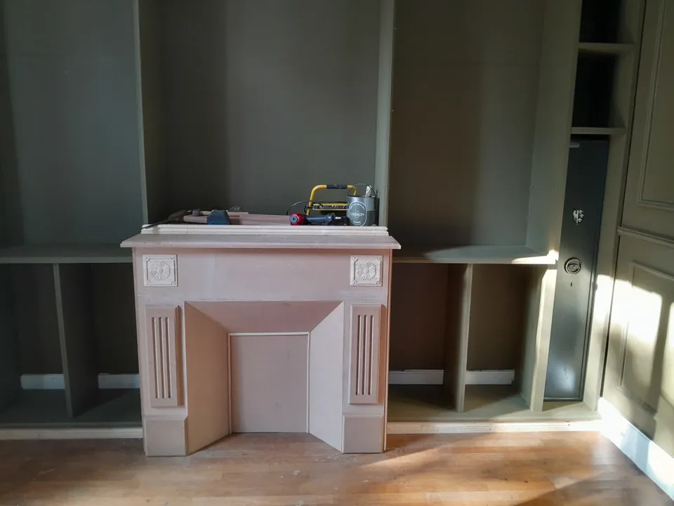 Bibliothèque et buffet en bois
